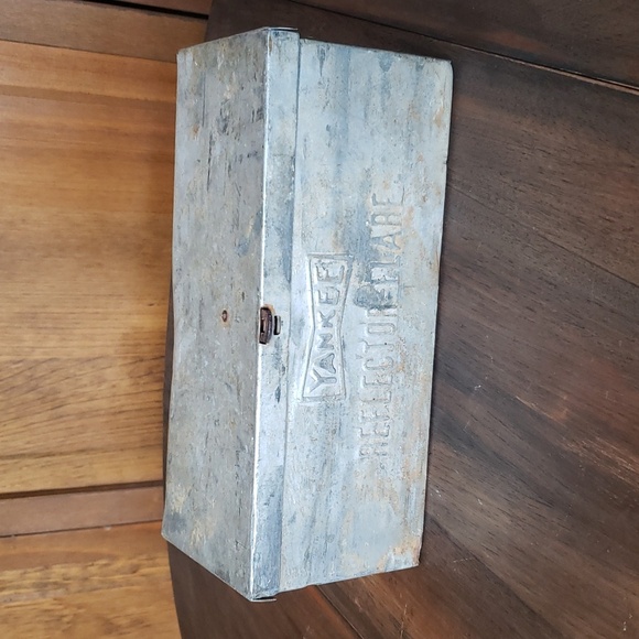 VTG Yankee Reflector Flare Metal Box - Picture 1 of 6